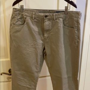 Vineyard Vines light weight 5 pocket pants
